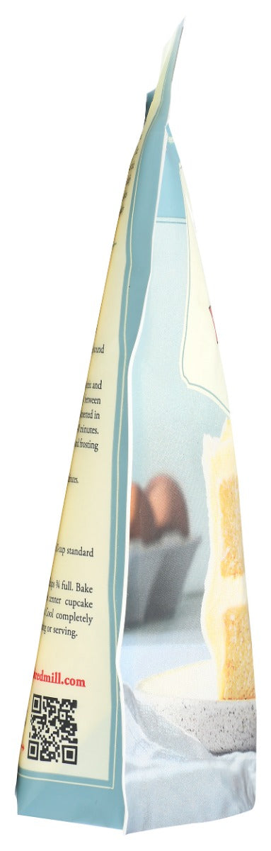 BOBS RED MILL: Classic Yellow Cake Mix, 15.5 oz